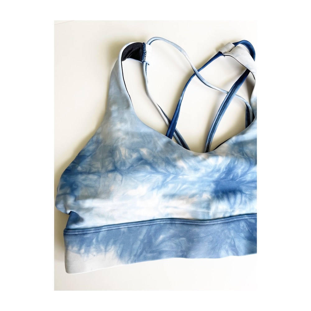 Zyia Hendrix Blue and White Performance Sports Bra L runs small